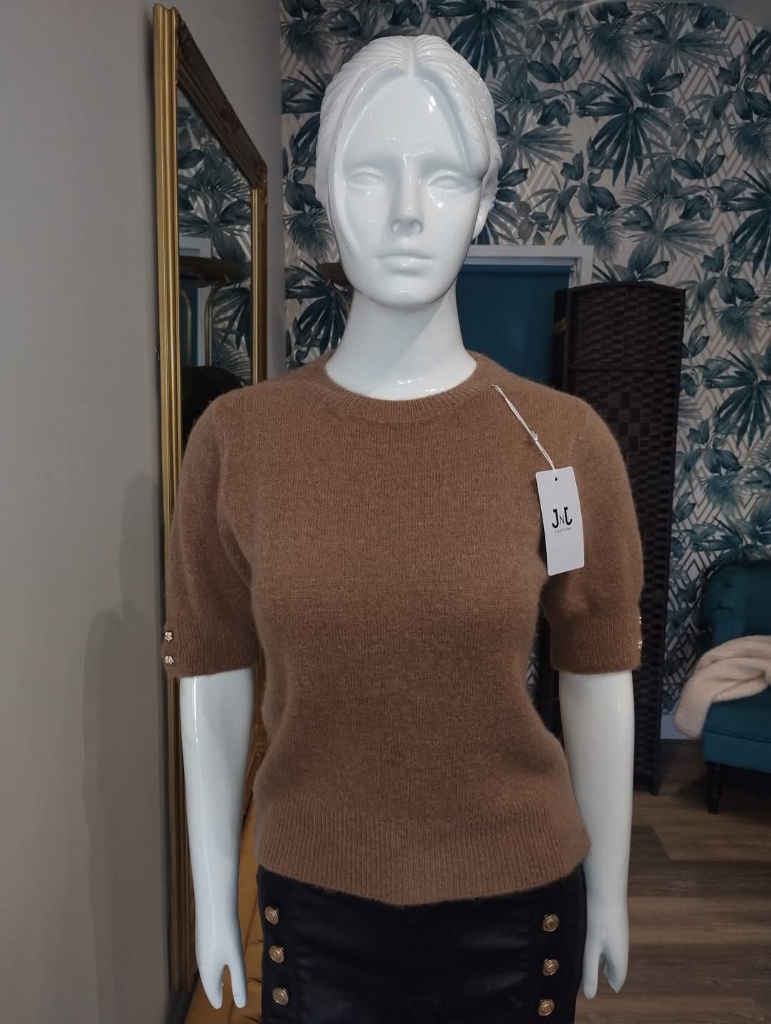 Short sleeved jumper