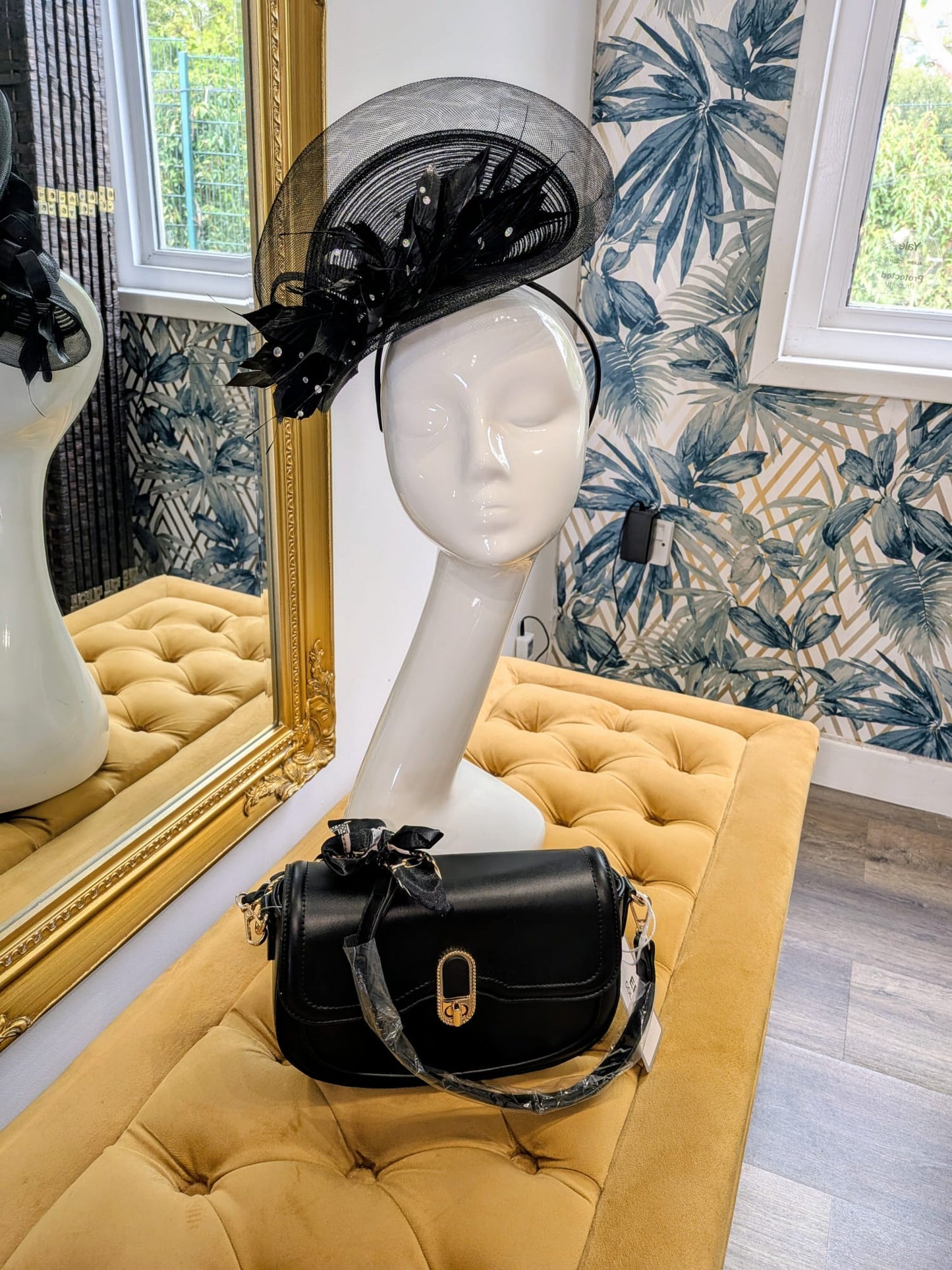 Black side fascinator