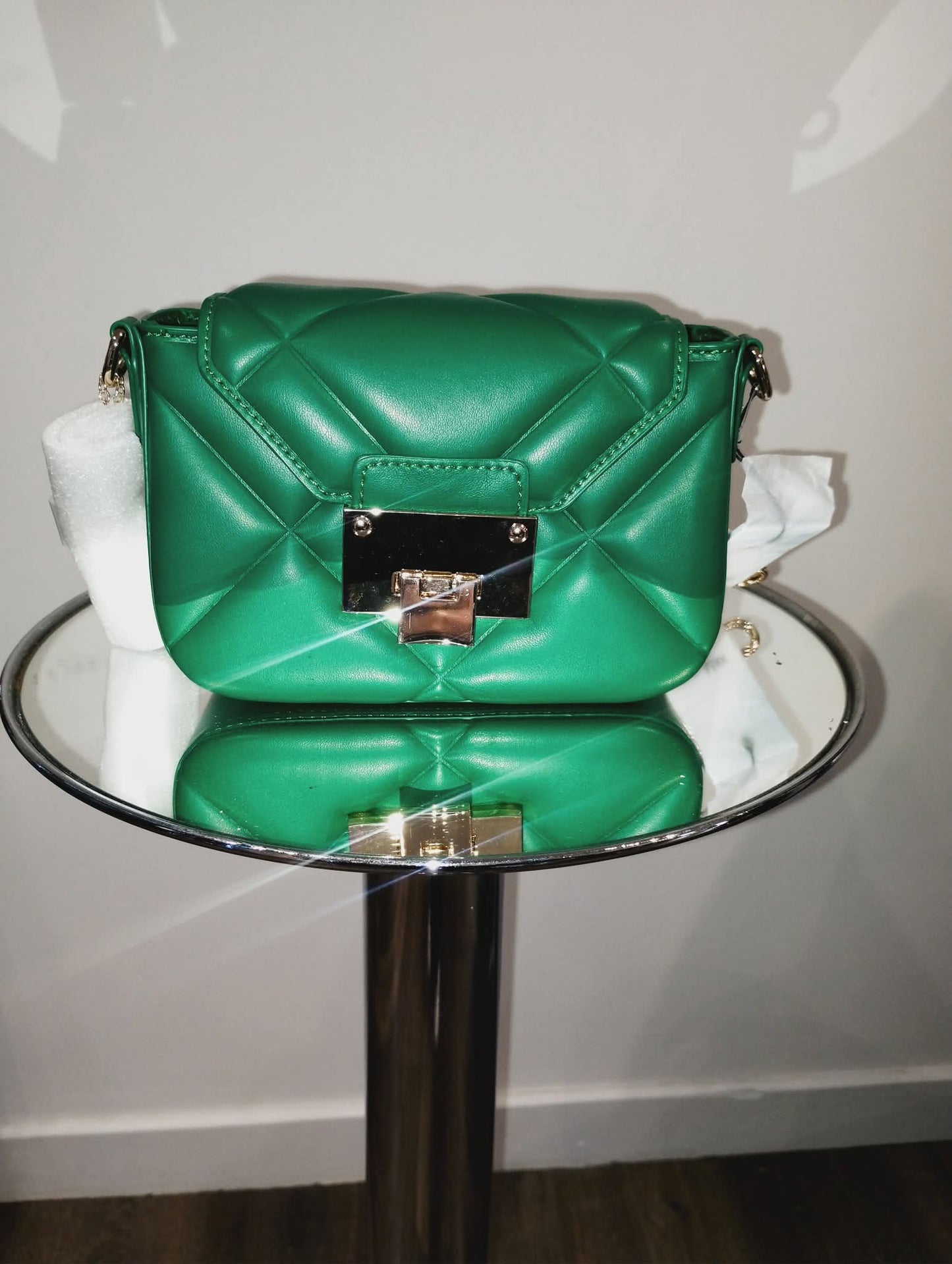 Patterned clasp bag