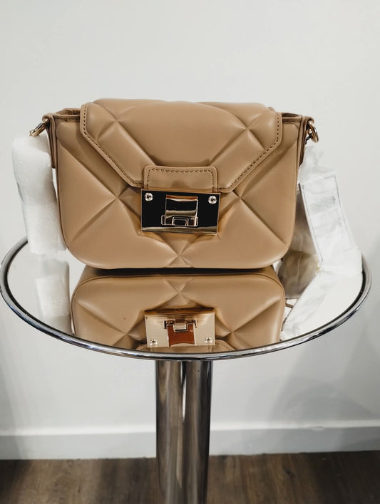 Patterned clasp bag