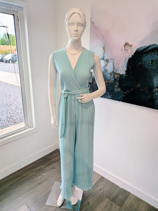 Sleeveless jumpsuit
