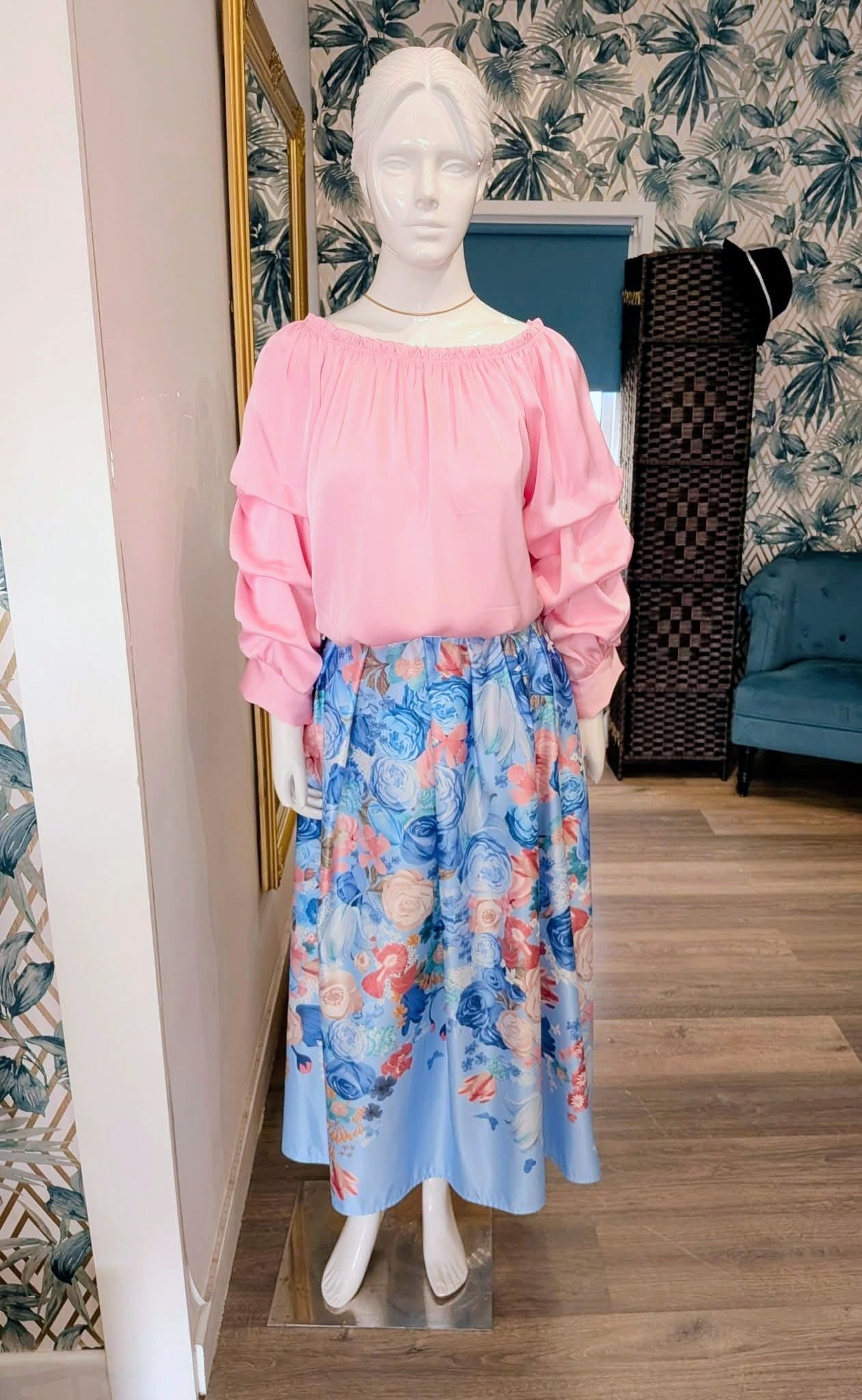 Floral print skirt