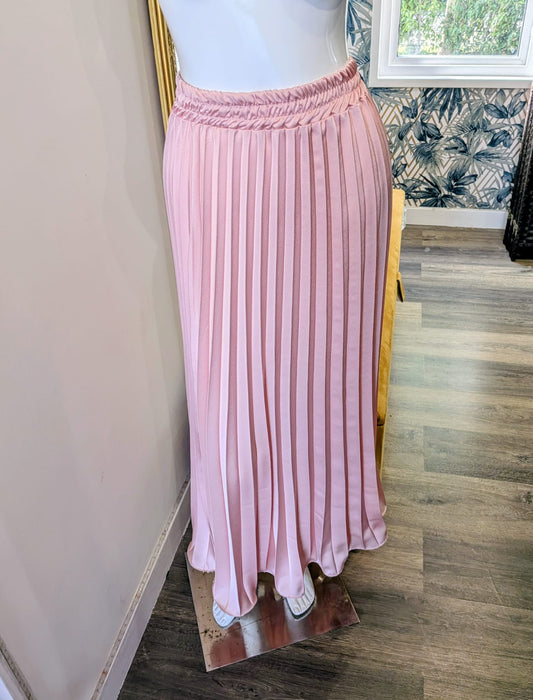 Pleated skirt
